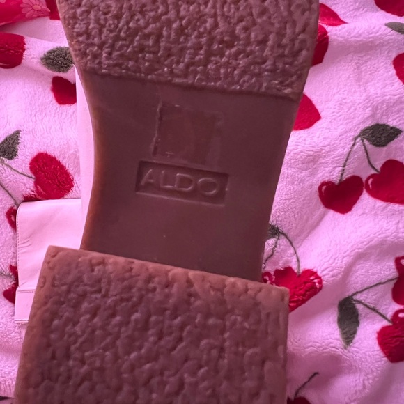 🤍Creme colored Aldo Boots, Good Condition. Genuine Real Leather🤍 - Picture 5 of 12